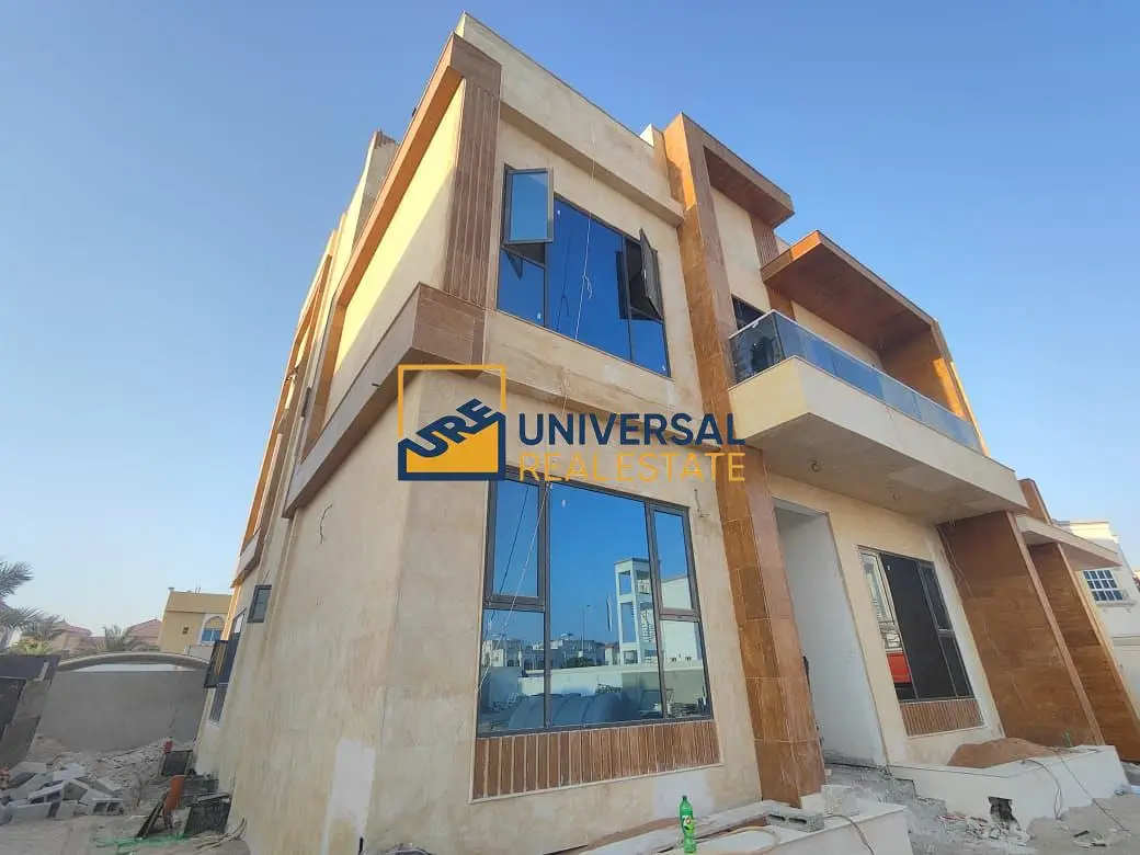 Spacious villa 7 bedrooms | brand new | Excellent location