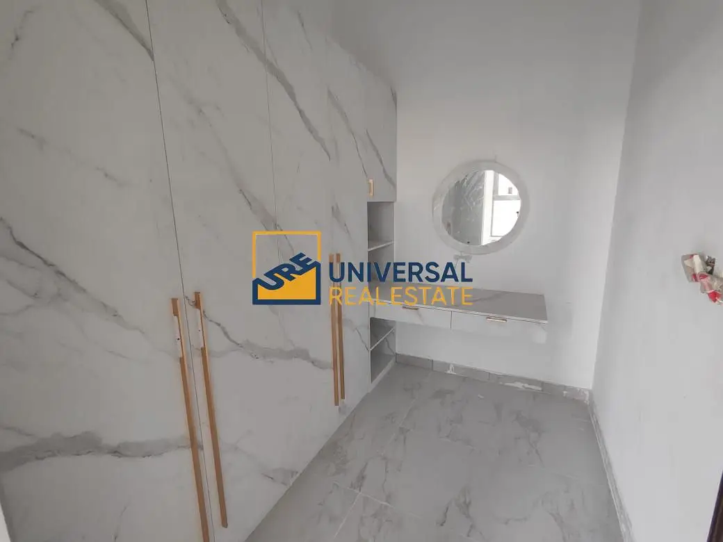 Spacious villa 7 bedrooms | brand new | Excellent location