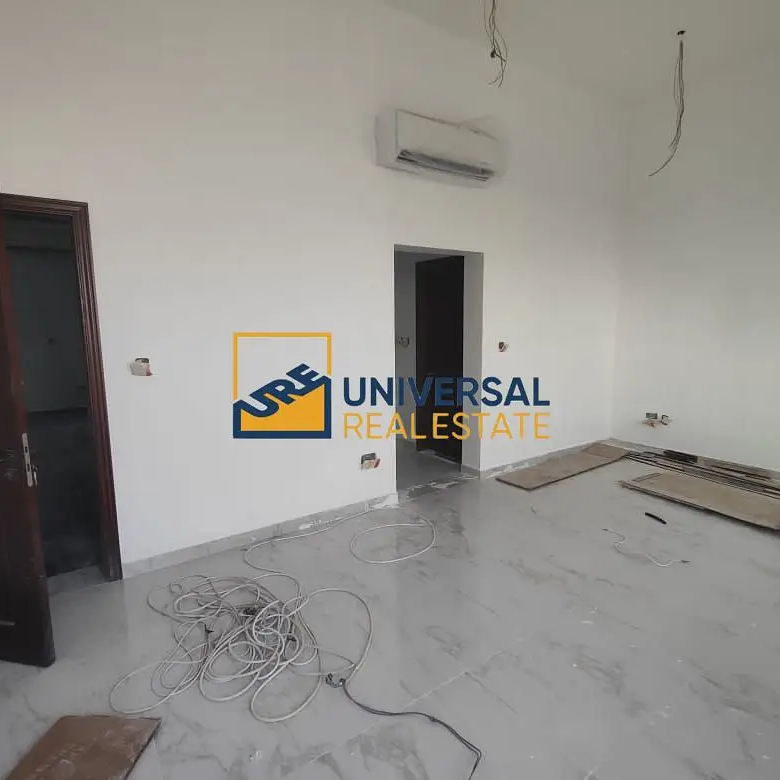 Spacious villa 7 bedrooms | brand new | Excellent location