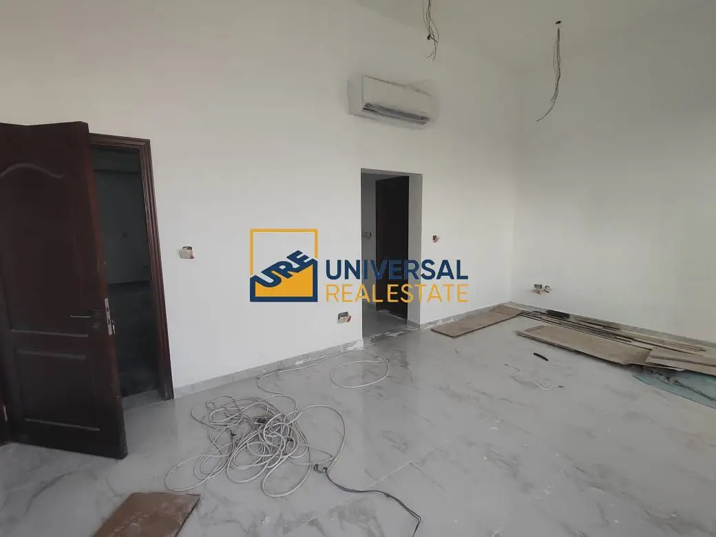 Spacious villa 7 bedrooms | brand new | Excellent location