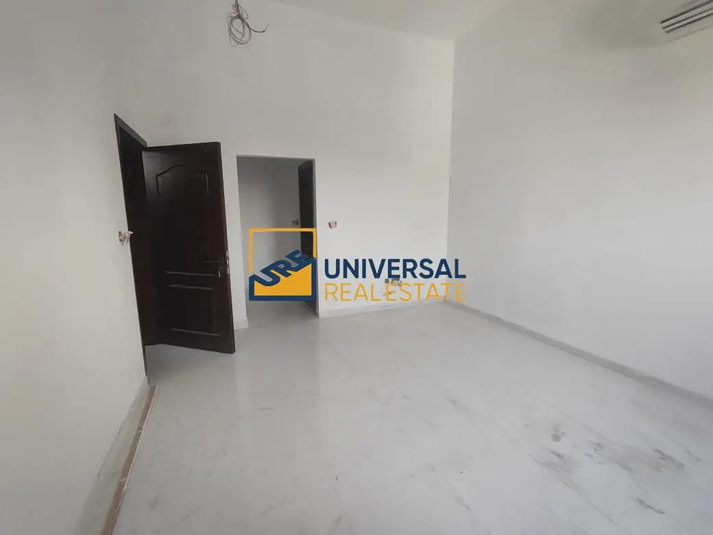 Spacious villa 7 bedrooms | brand new | Excellent location