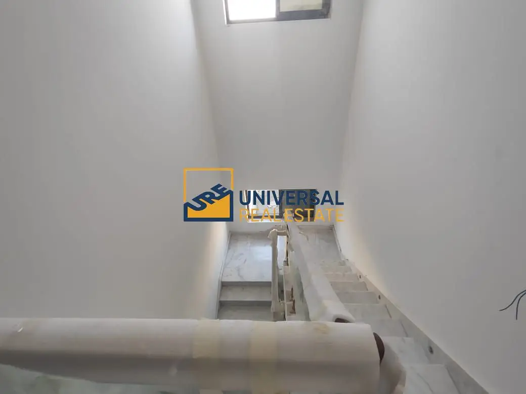Spacious villa 7 bedrooms | brand new | Excellent location