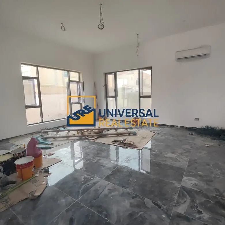 Spacious villa 7 bedrooms | brand new | Excellent location