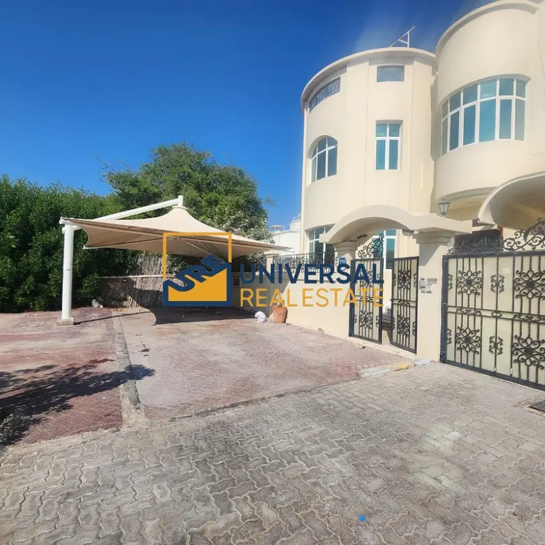Spacious Villa 6 master Bedrooms | Prime Location