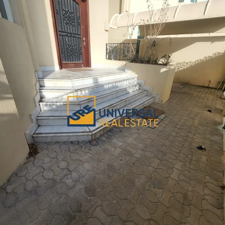 Spacious Villa 6 master Bedrooms | Prime Location