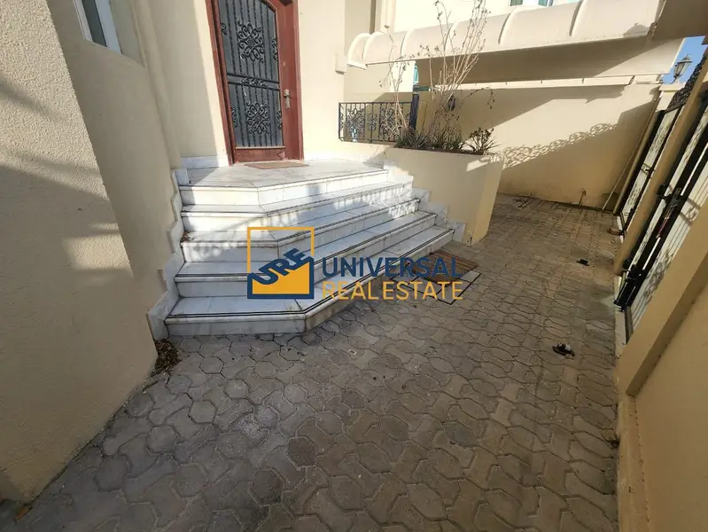 Spacious Villa 6 master Bedrooms | Prime Location