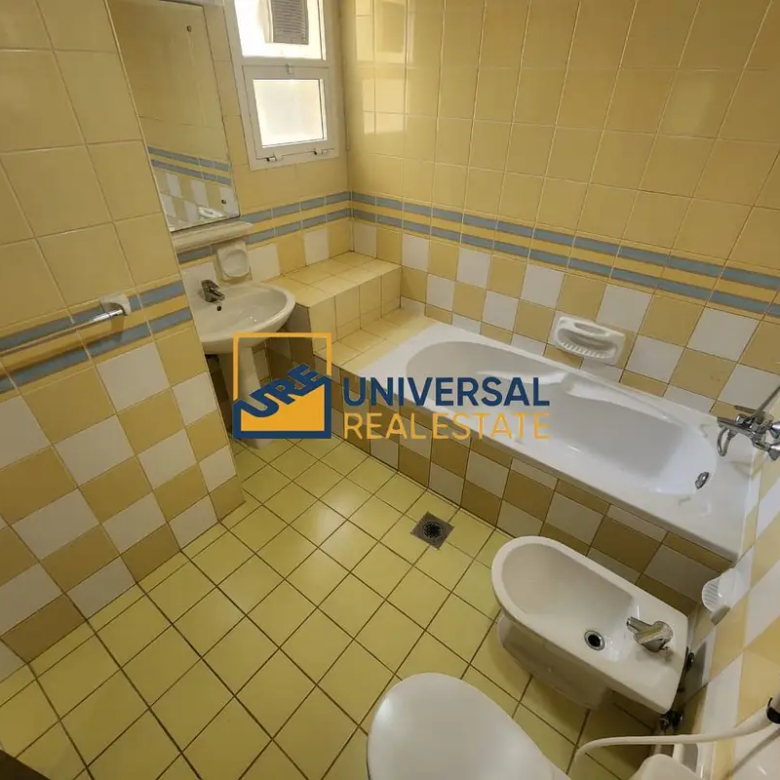 Spacious Villa 6 master Bedrooms | Prime Location