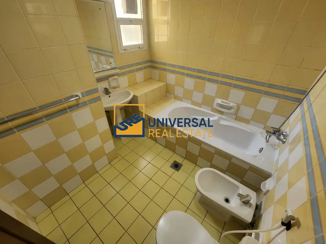 Spacious Villa 6 master Bedrooms | Prime Location