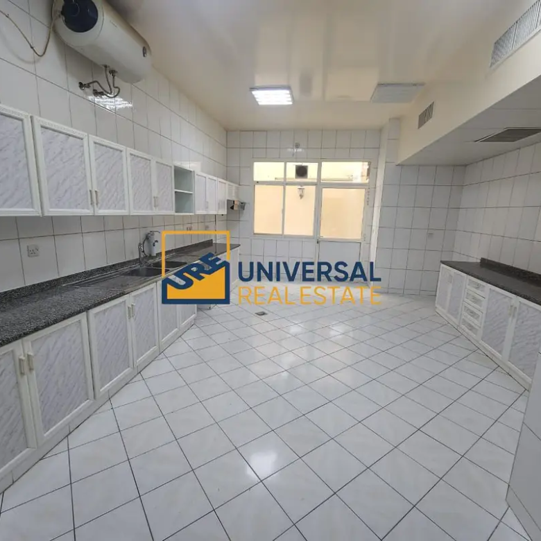 Spacious Villa 6 master Bedrooms | Prime Location