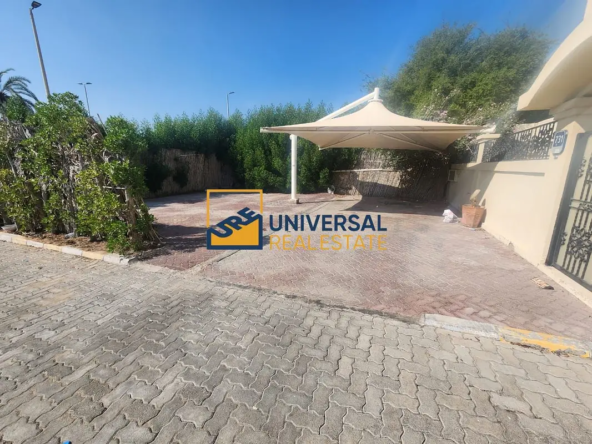 Spacious Villa 6 master Bedrooms | Prime Location