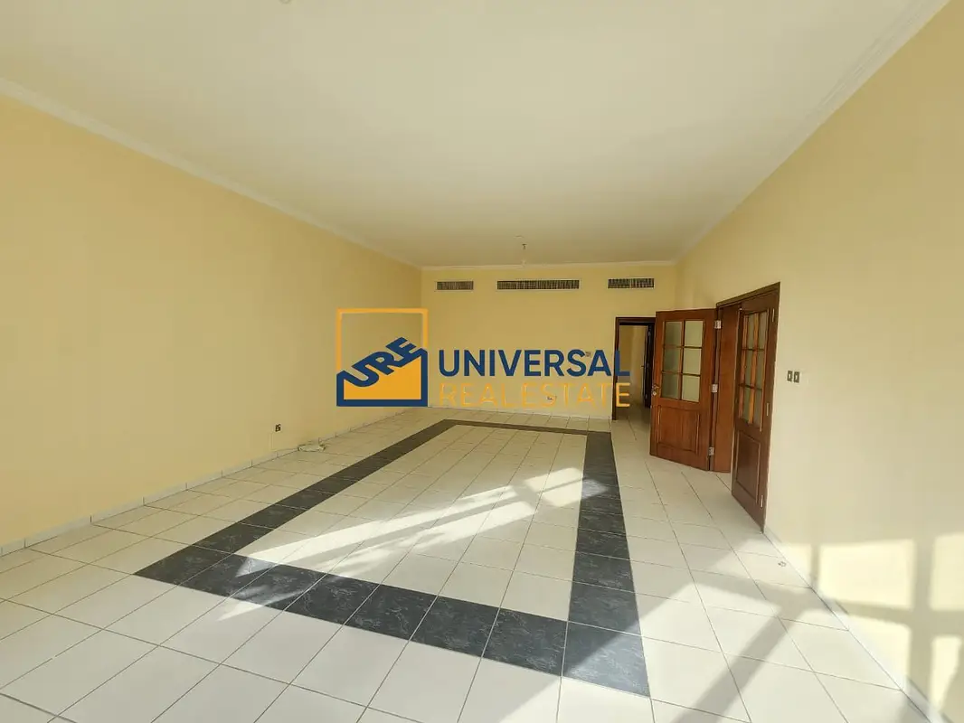 Spacious Villa 6 master Bedrooms | Prime Location