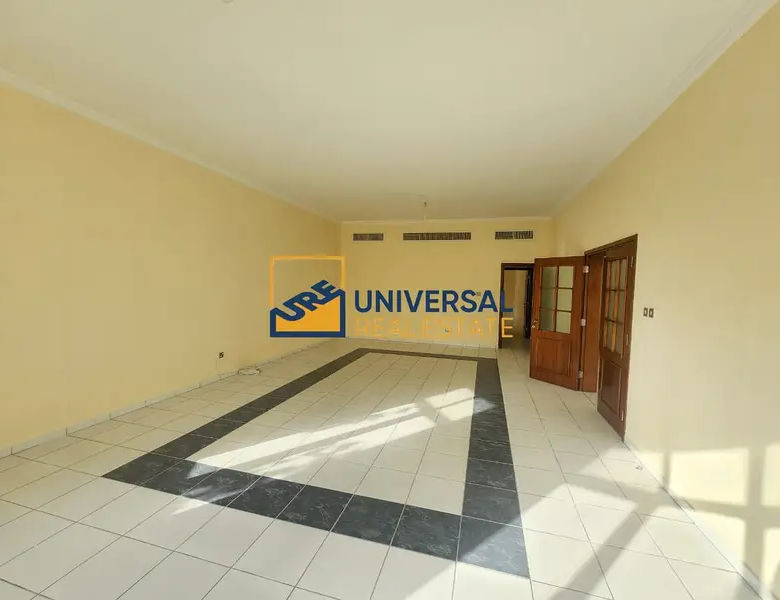 Spacious Villa 6 master Bedrooms | Prime Location