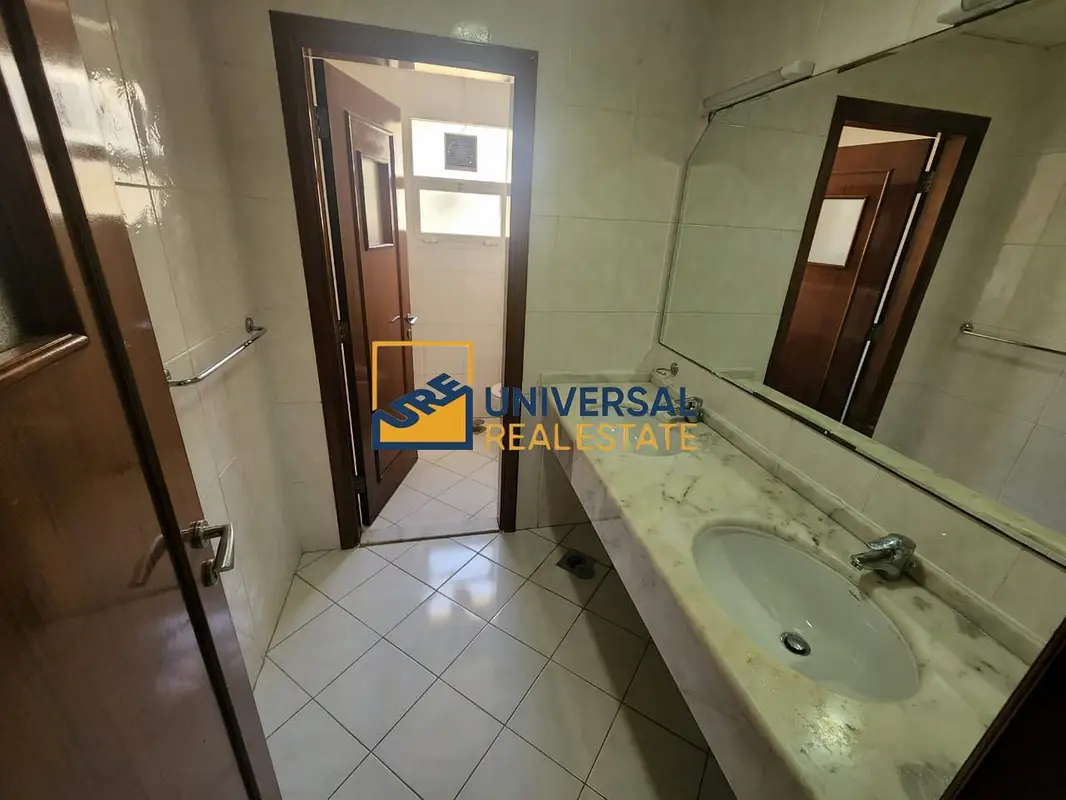 Spacious Villa 6 master Bedrooms | Prime Location