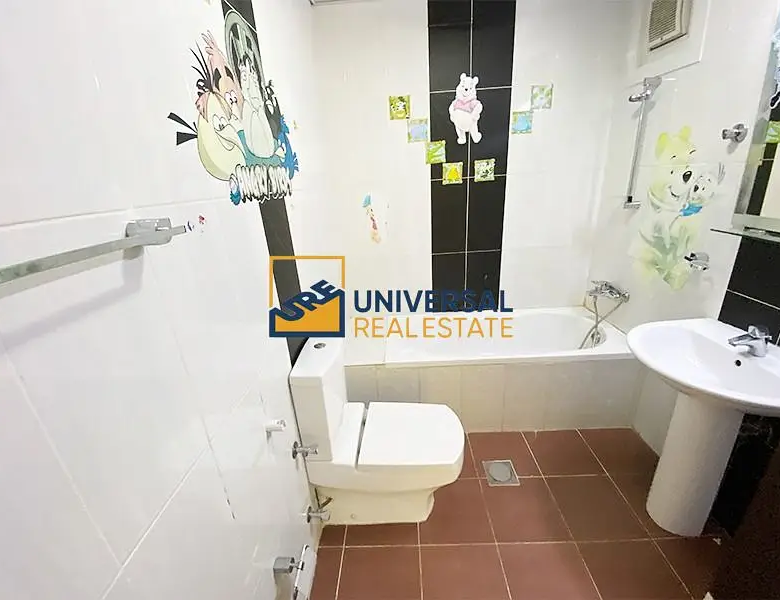 Spacious 5 Bedrooms | Prime Location |